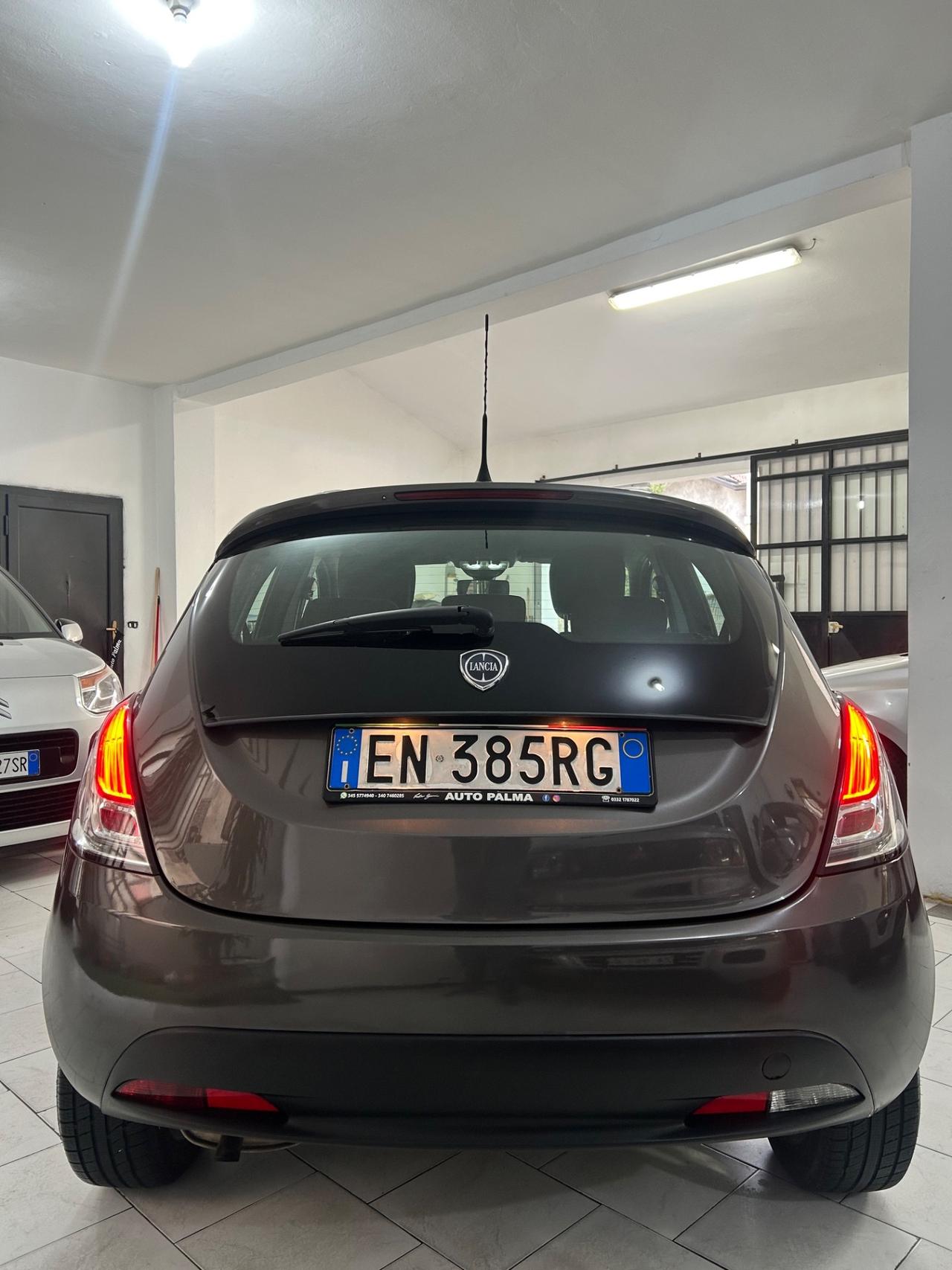 Lancia Ypsilon 1.2 69 CV 5 porte S&S Platinum