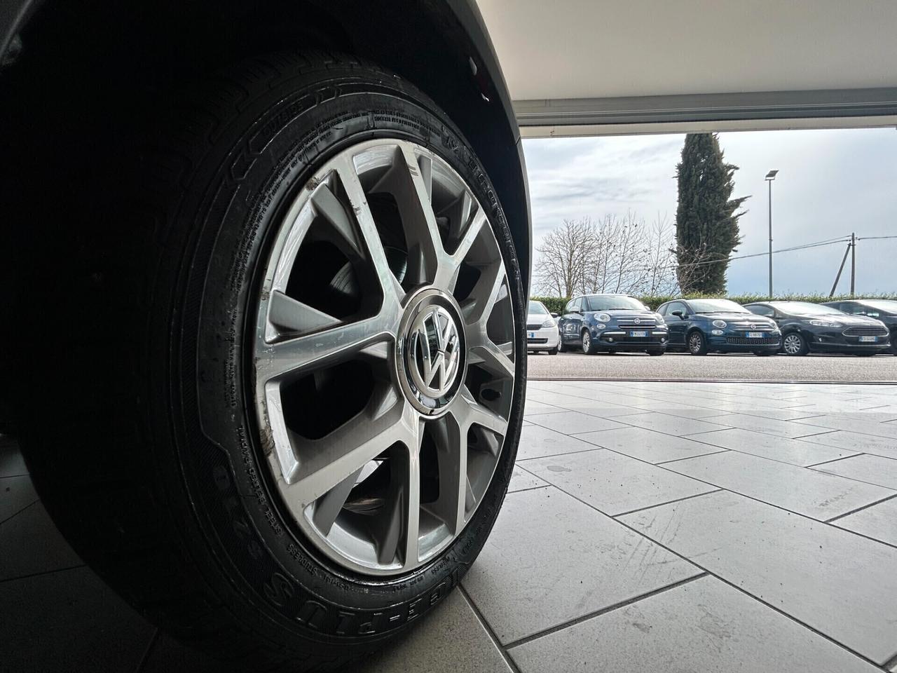 Volkswagen up! 1.0 75 CV 5p. cross up!