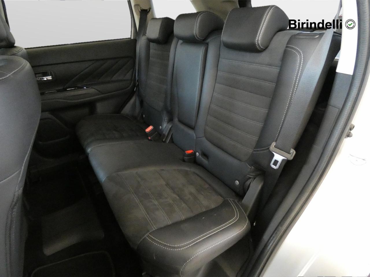 MITSUBISHI Outlander 3ª serie - Outlander 2.4 MIVEC 4WD PHEV Instyle Plus SDA