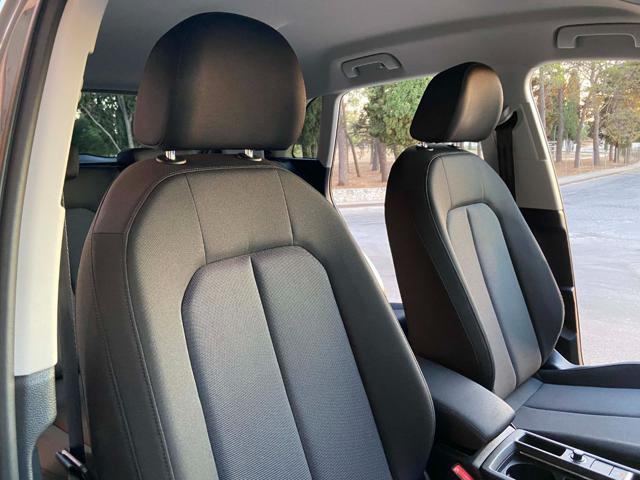 AUDI Q3 35 2.0 TDI S tronic Business Advanced COCKPIT
