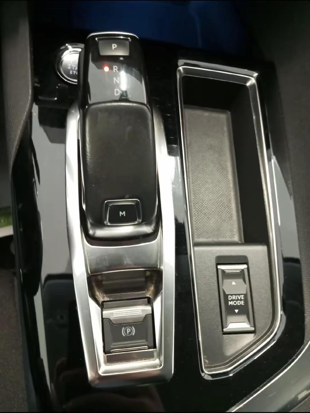 Peugeot 3008 BlueHDi 130 S&S EAT8 Active