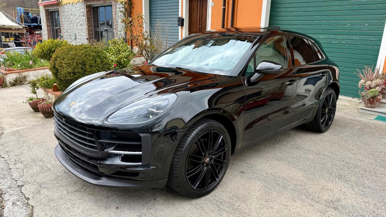 Porsche Macan 2.0 245cv. IPER FULL