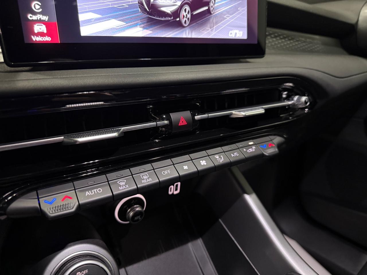 Alfa Romeo Tonale 1.6D130CV SPRINT BLACK ED. ROSSO ALFA2024