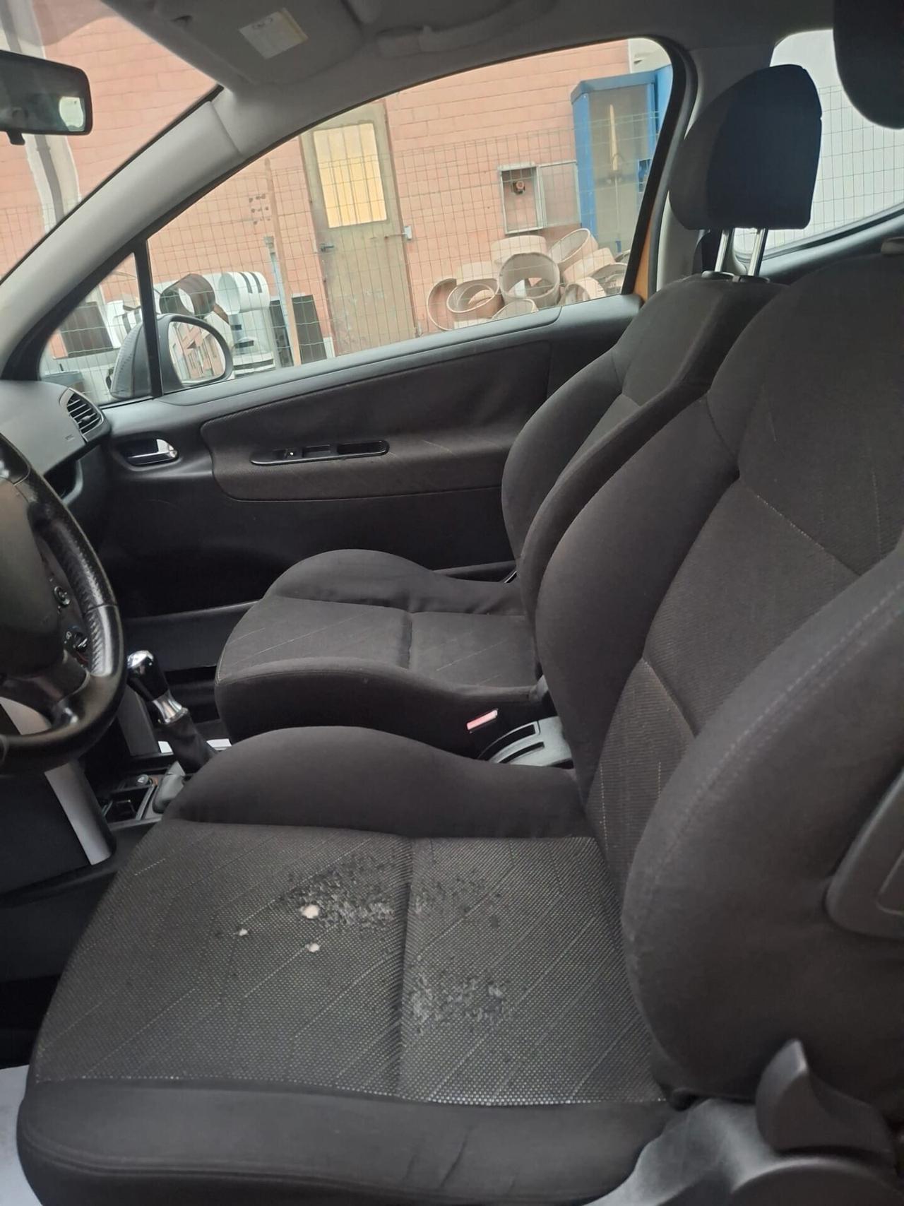 Peugeot 207 1.6 109CV 3p. XSI