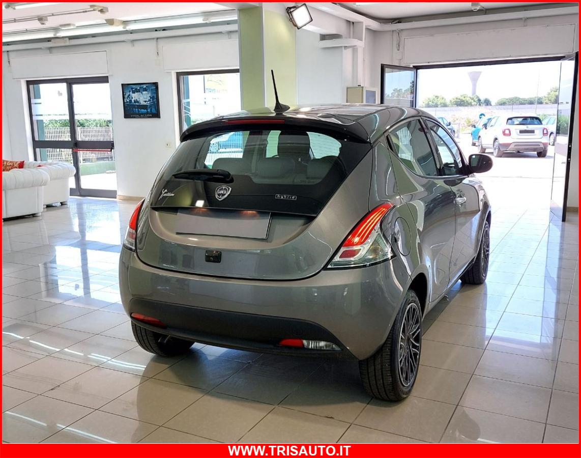 LANCIA Ypsilon 1.0 Hybrid Silver 5p NEOPATENTATI