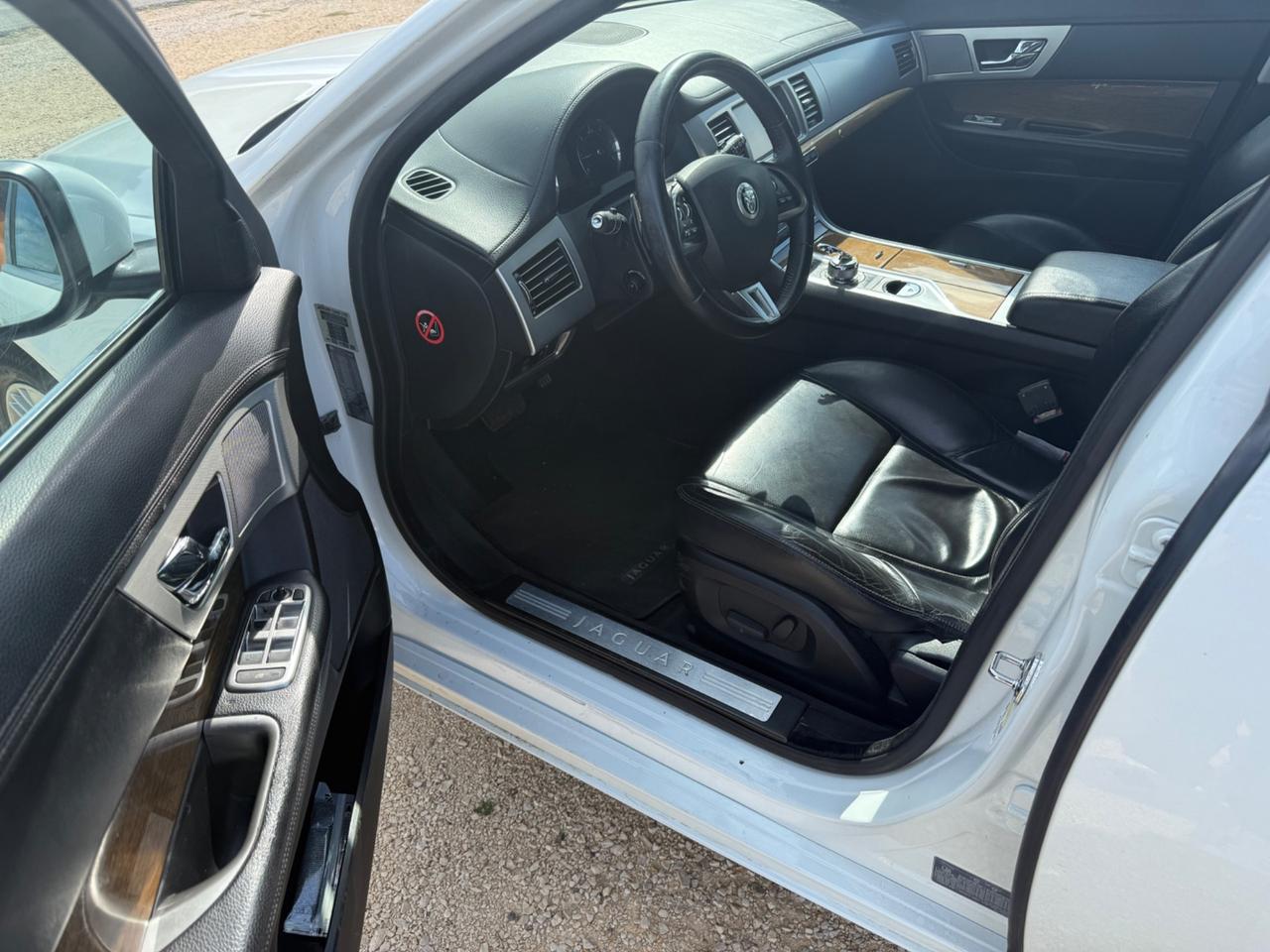 Jaguar XF 2.2 D 190 CV PERMUTE 7.999€