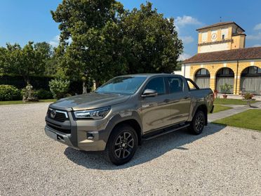 Toyota Hilux 2.4 D-4D A/T 4WD 4 porte Double Cab Invincible