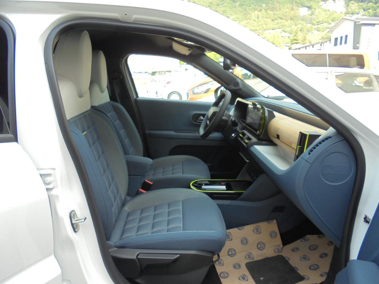 Fiat Grande Panda 1.2 Hybrid 110 CV S&S La Prima