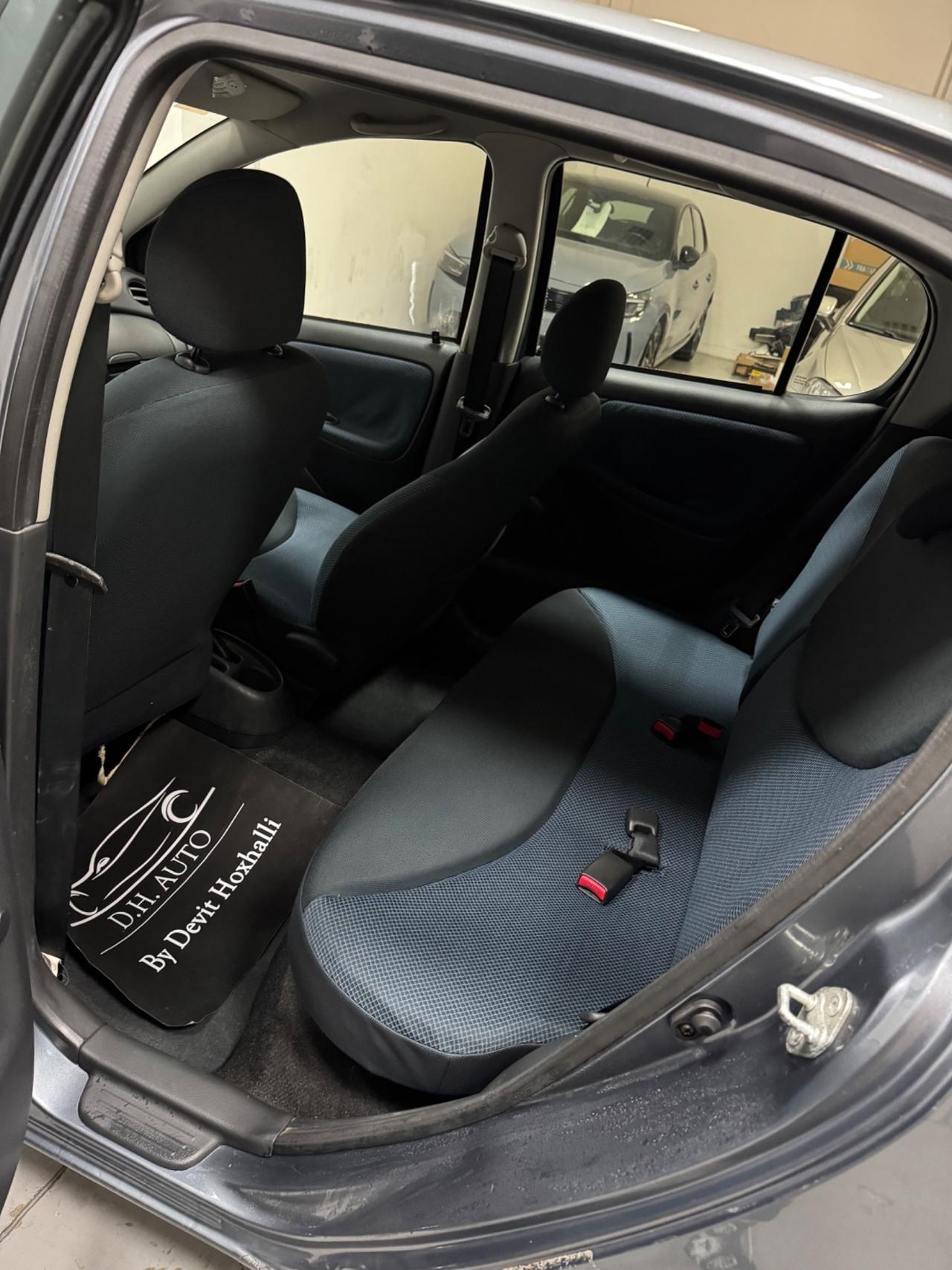 Toyota Yaris 1.0 5 porte Sol