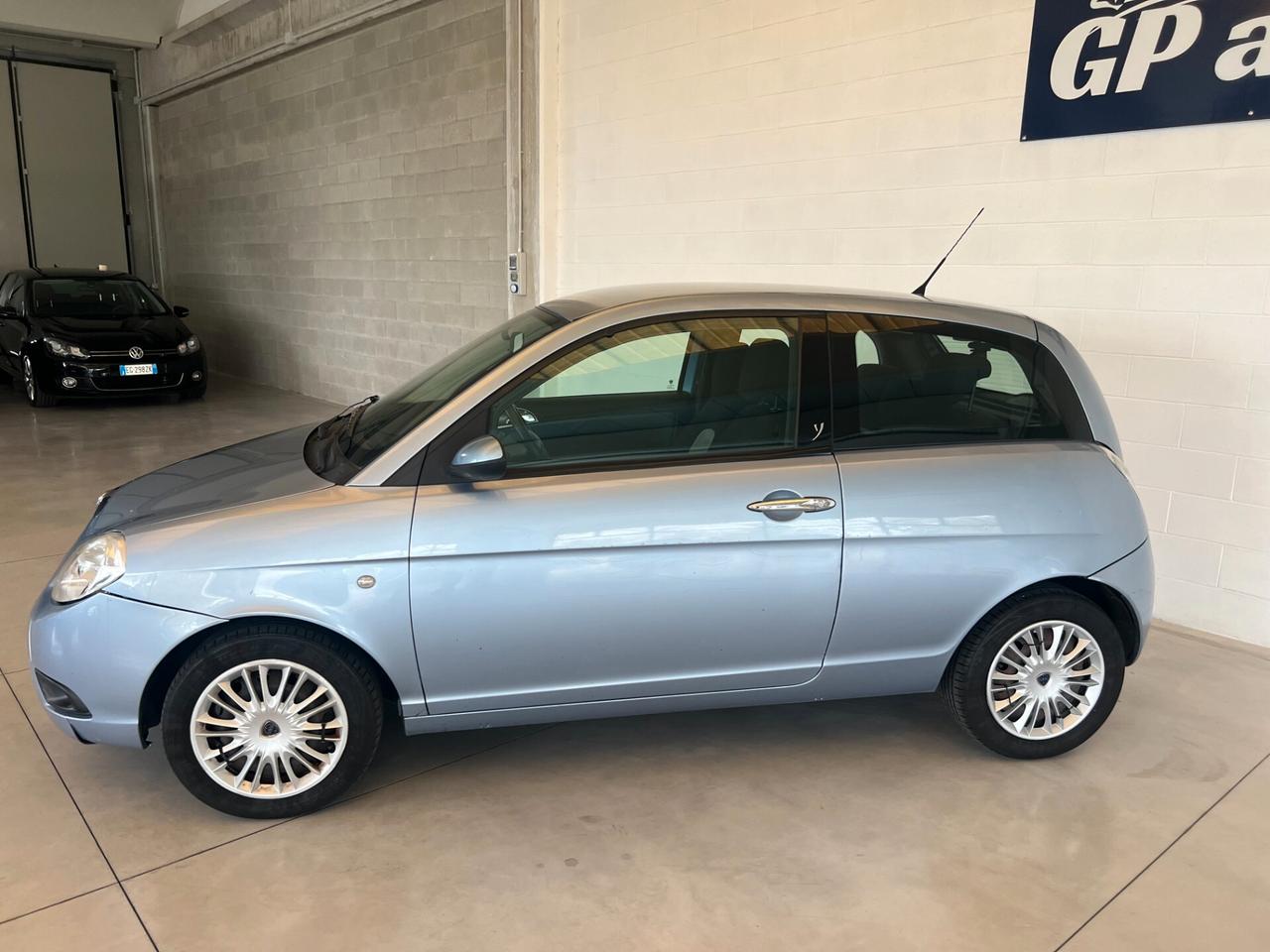 Lancia Ypsilon y 1.2 benzina solo 97.505 km ok neopatentati