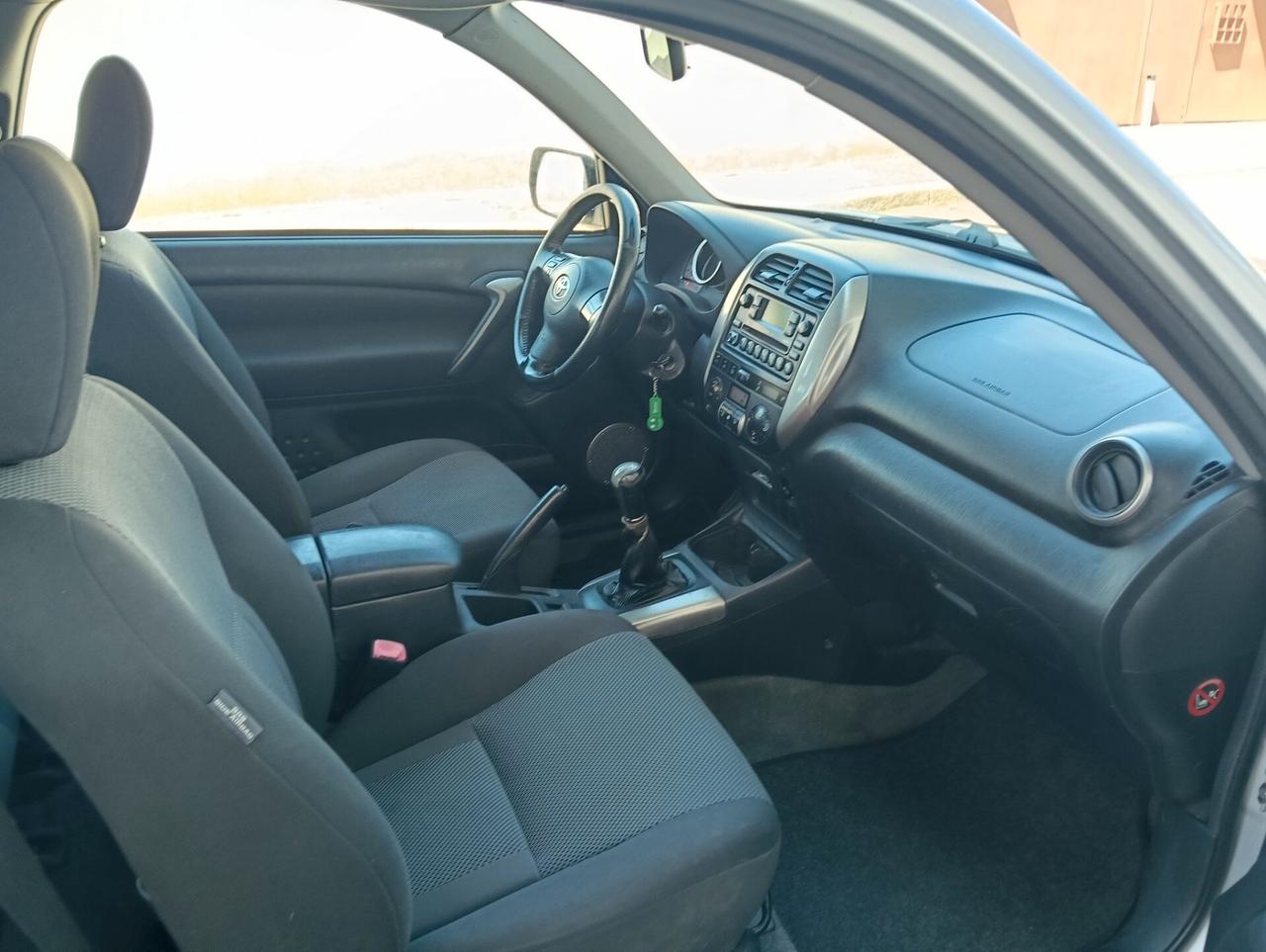 Toyota RAV 4 RAV4.com 2.0 Tdi D-4D cat 3 porte Sol VETRINA