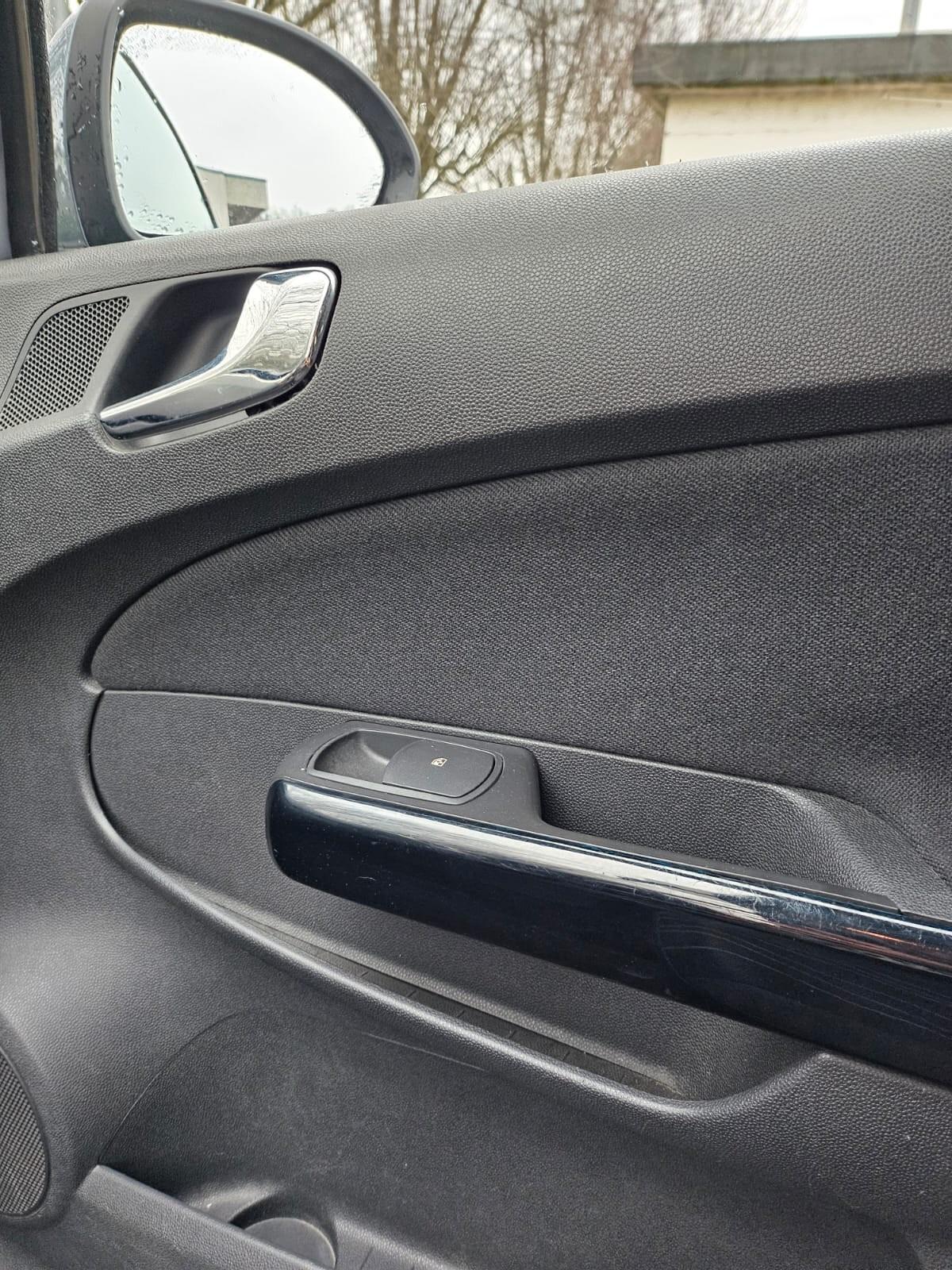 Opel Corsa 1.2 3 porte Sport