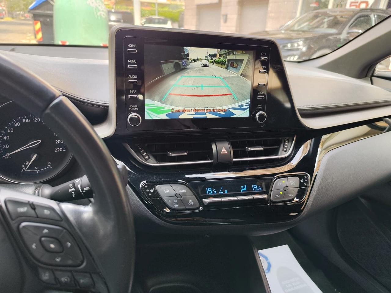 Toyota C-HR 1.8 Hybrid Business