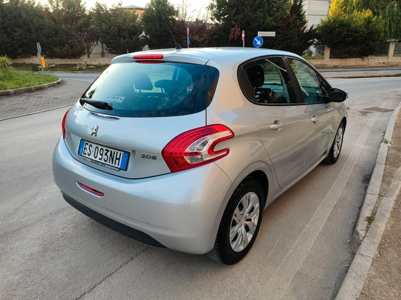 Peugeot 208 1.4 HDi 68 CV!!