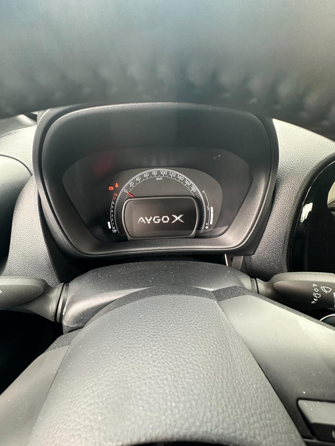 Toyota Aygo X 1.0 VVT-i 72 CV 5 porte Active CRUISE APPLE CAR PLAY MULTIFUNZIONE RE-CAMERA