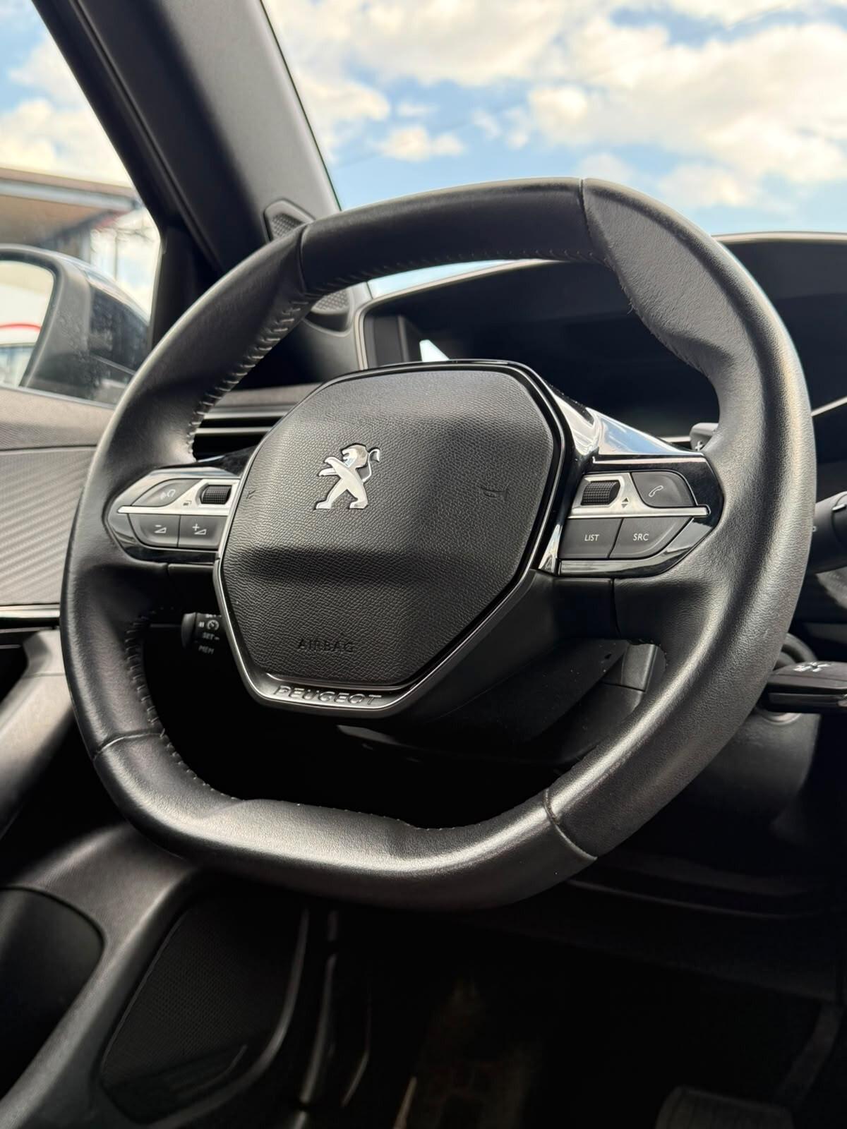 Peugeot 2008 BlueHDi 130 S&S EAT8 Allure Pack