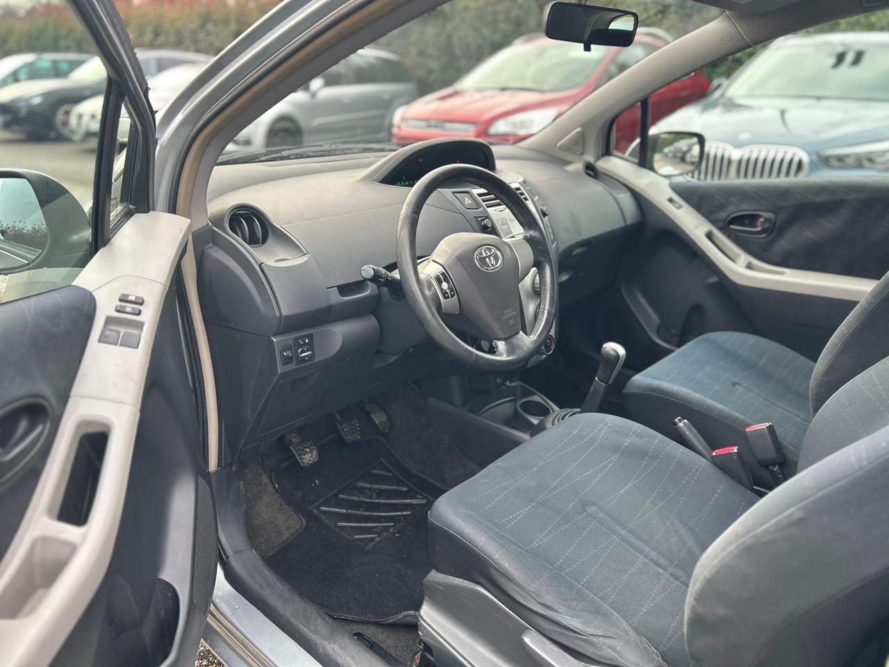 Toyota Yaris 1.3 3 porte*CAMBIO E FRIZIONE CAMBIATE DA POCO*