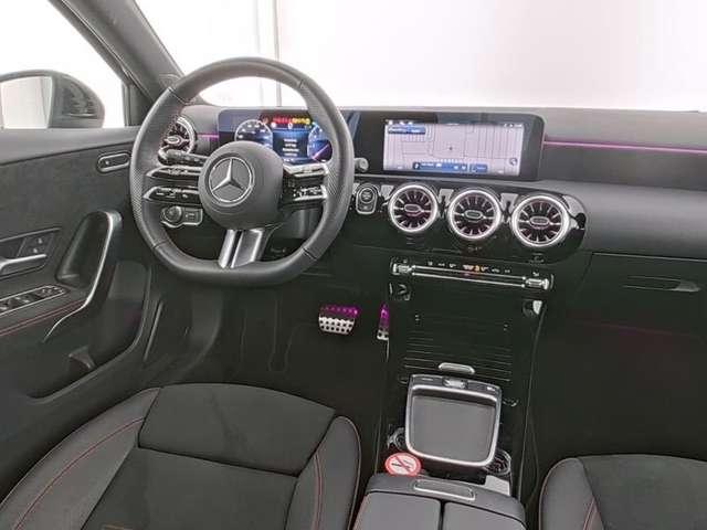 Mercedes-Benz A 180 i AMG PREMIUM DISTRONIC LED 64 COLORI KAMERA PDC