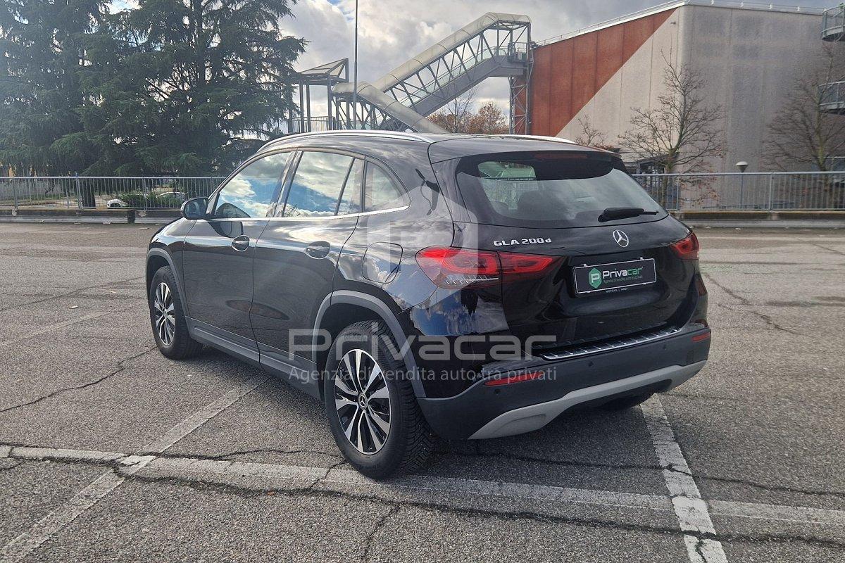 MERCEDES GLA 200 d Automatic Sport