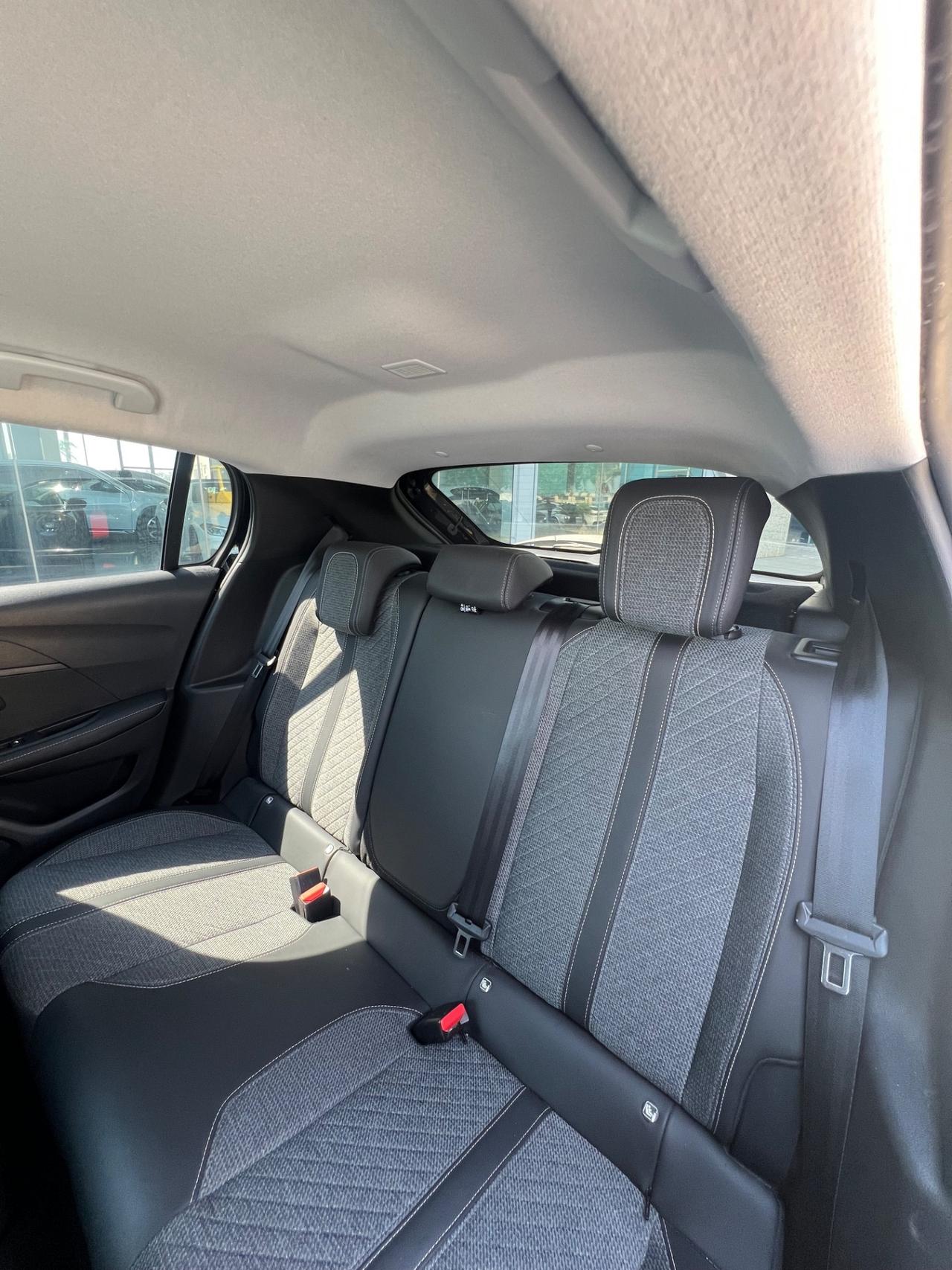 Peugeot 208 PureTech 100 5 porte Allure - possibilità noleggio no scoring