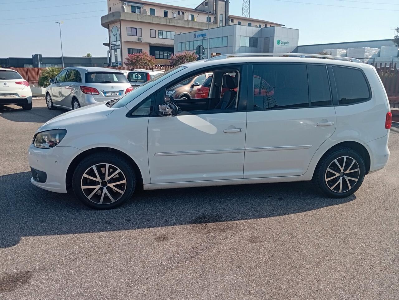 Volkswagen Touran 2.0 TDI 140 CV 7 POSTI