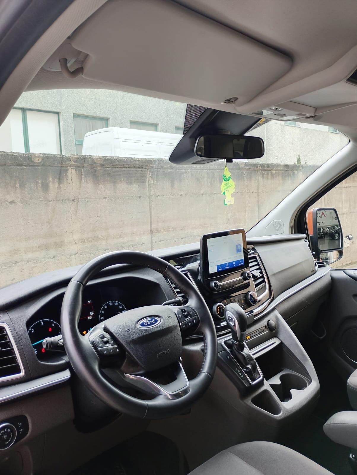 Ford Tourneo Custom 320 2.0 EcoBlue 170CV aut. Titanium