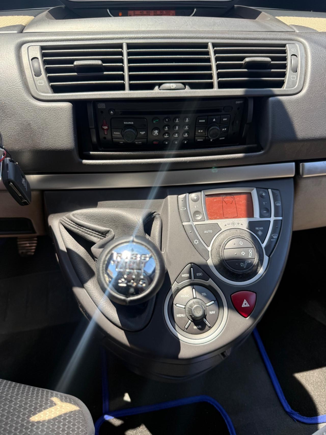 Peugeot 807 2.2 HDi FAP Norwest