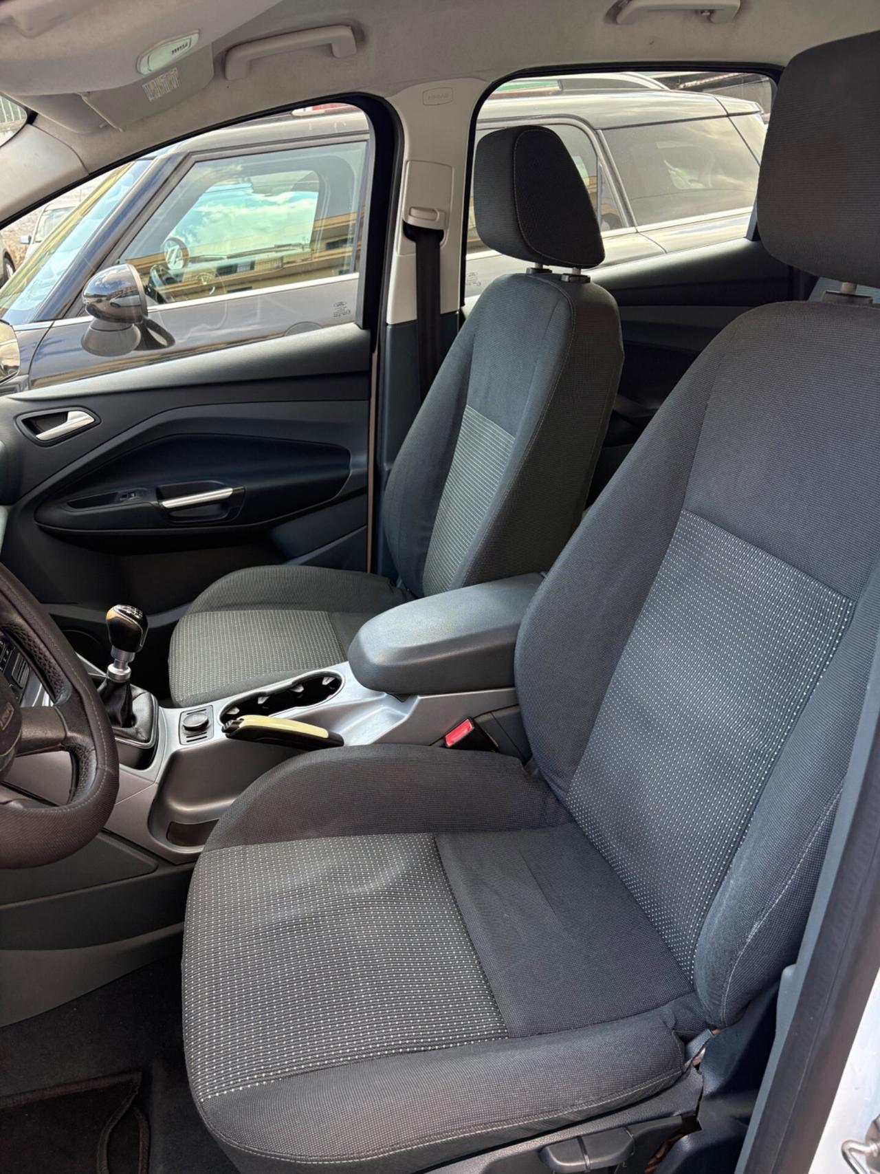 Ford C-Max 1.6 TDCi 115CV gancio traino