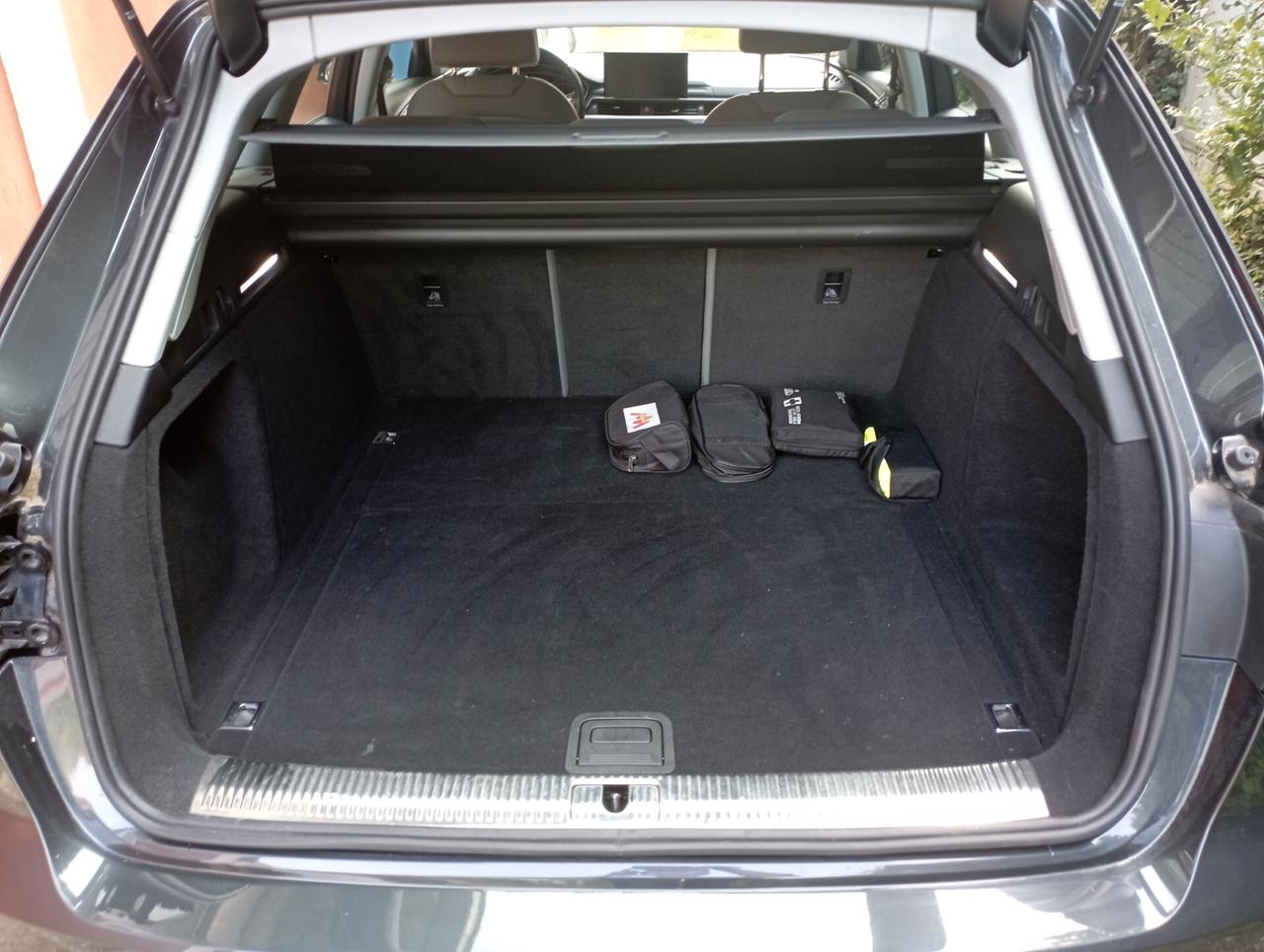 Audi 2.0 A4 35 TDI/163 CV S tronic Business