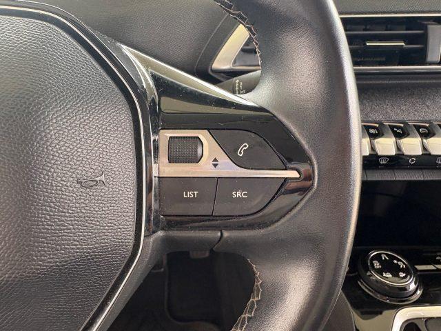 PEUGEOT 3008 PureTech 130 Allure POCHI CHILOMETRI TENUTA BENE