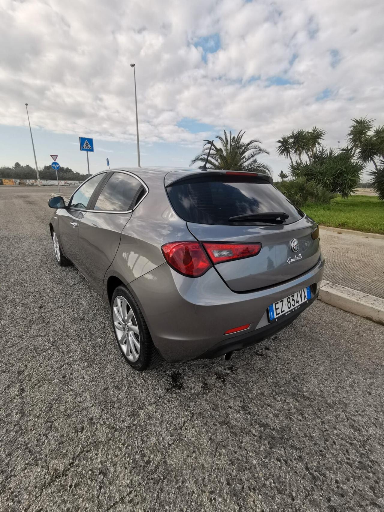 Alfa Romeo Giulietta 1.6 JTDm-2 105 CV Distinctive