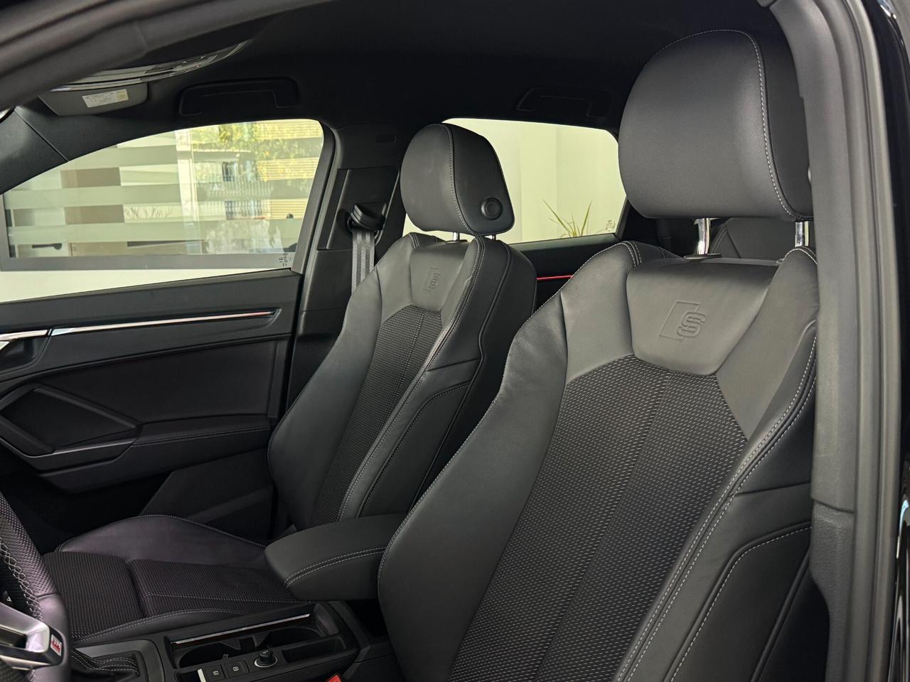 Audi Q3 SPB 35 TDI S tronic S Line Identity Black