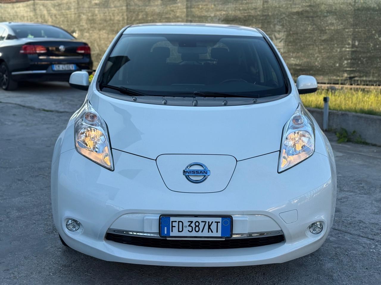 Nissan Leaf Tekna 30KWh Solar pack Spoiler 2016