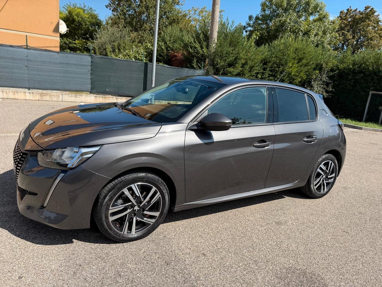 Peugeot 208 1.2 - NAV. - NEOPATENTATI - 12 MESI DI GARANZIA -