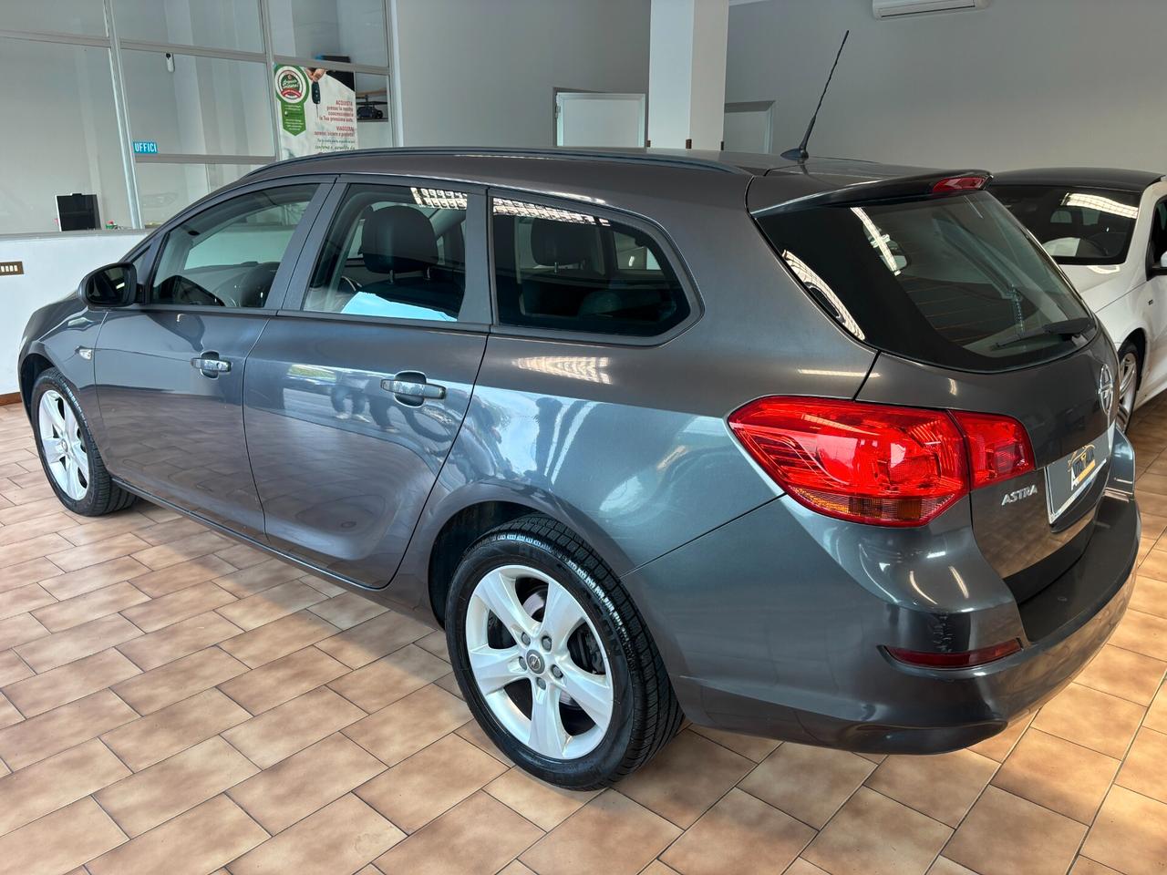 Opel Astra Sports Tourer 1.7 cdti Cosmo 110cv