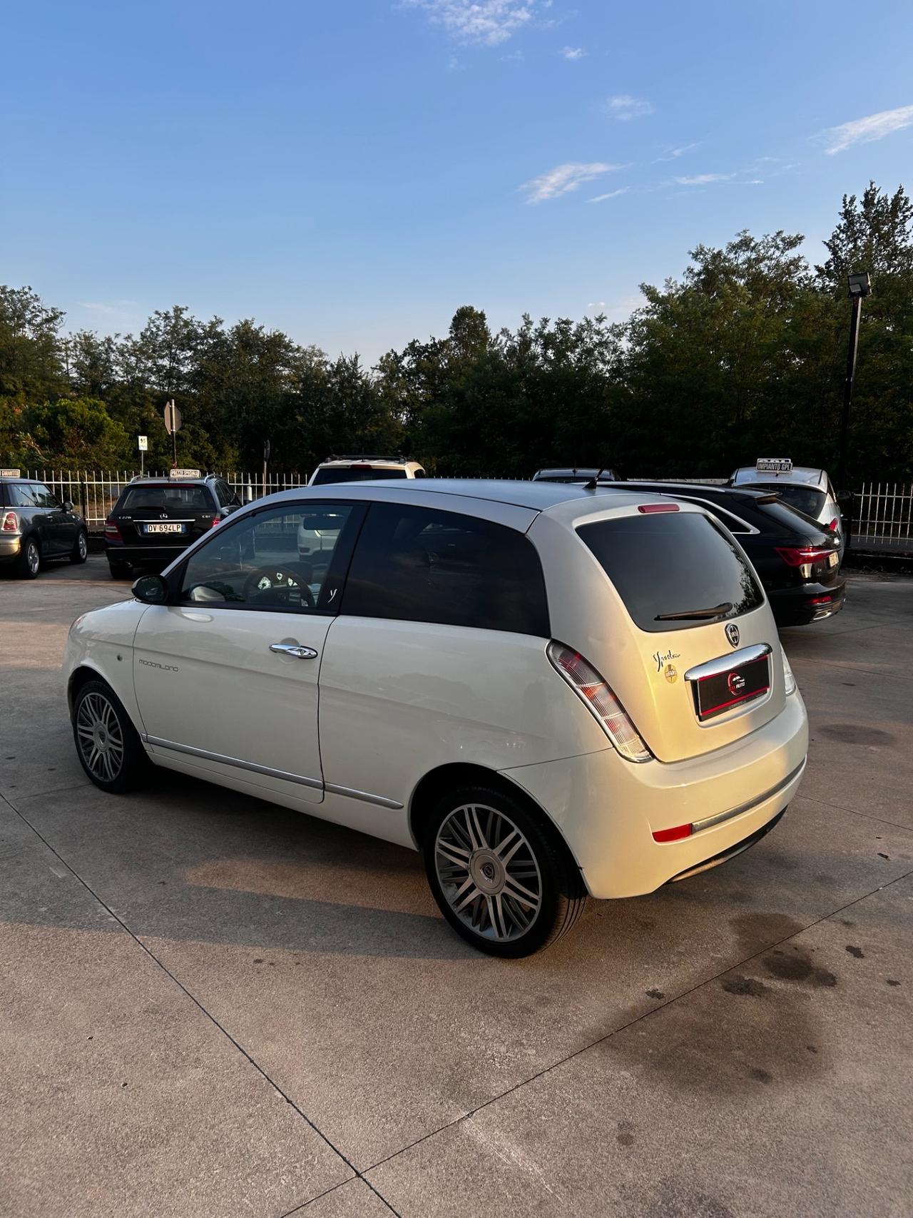 Lancia Ypsilon 1.2 Modamilano