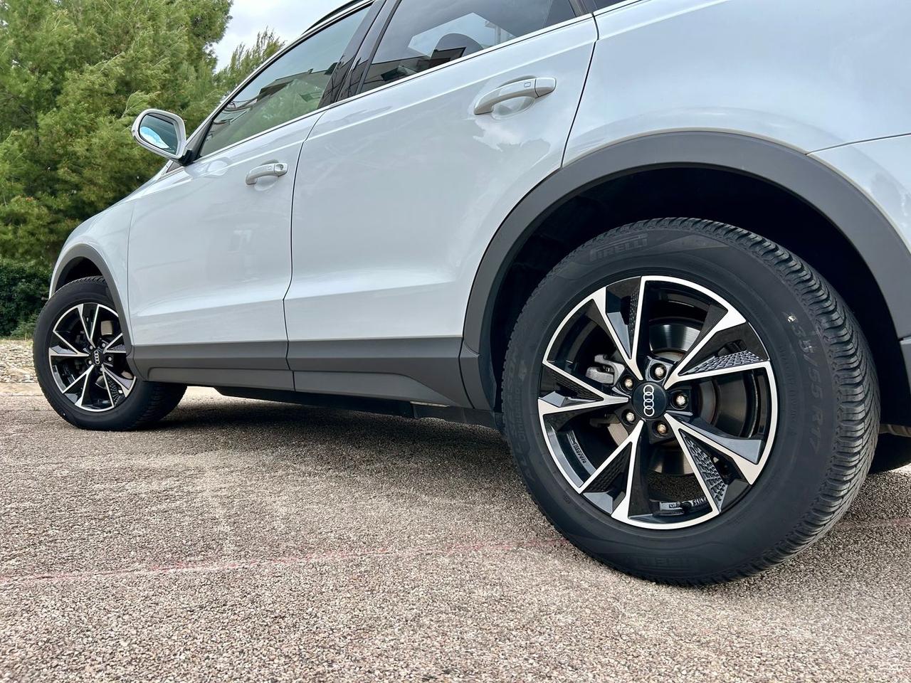 Audi Q3 2.0 TDI Business #10100