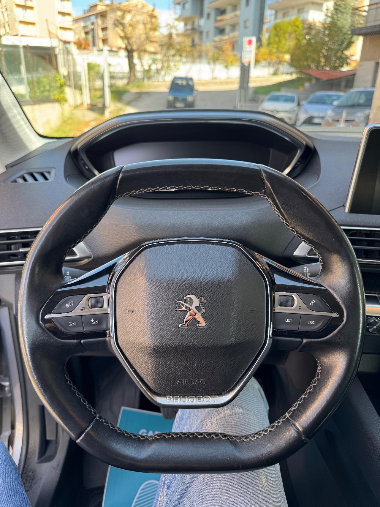 Peugeot 3008 BlueHDi 130 S&S Business