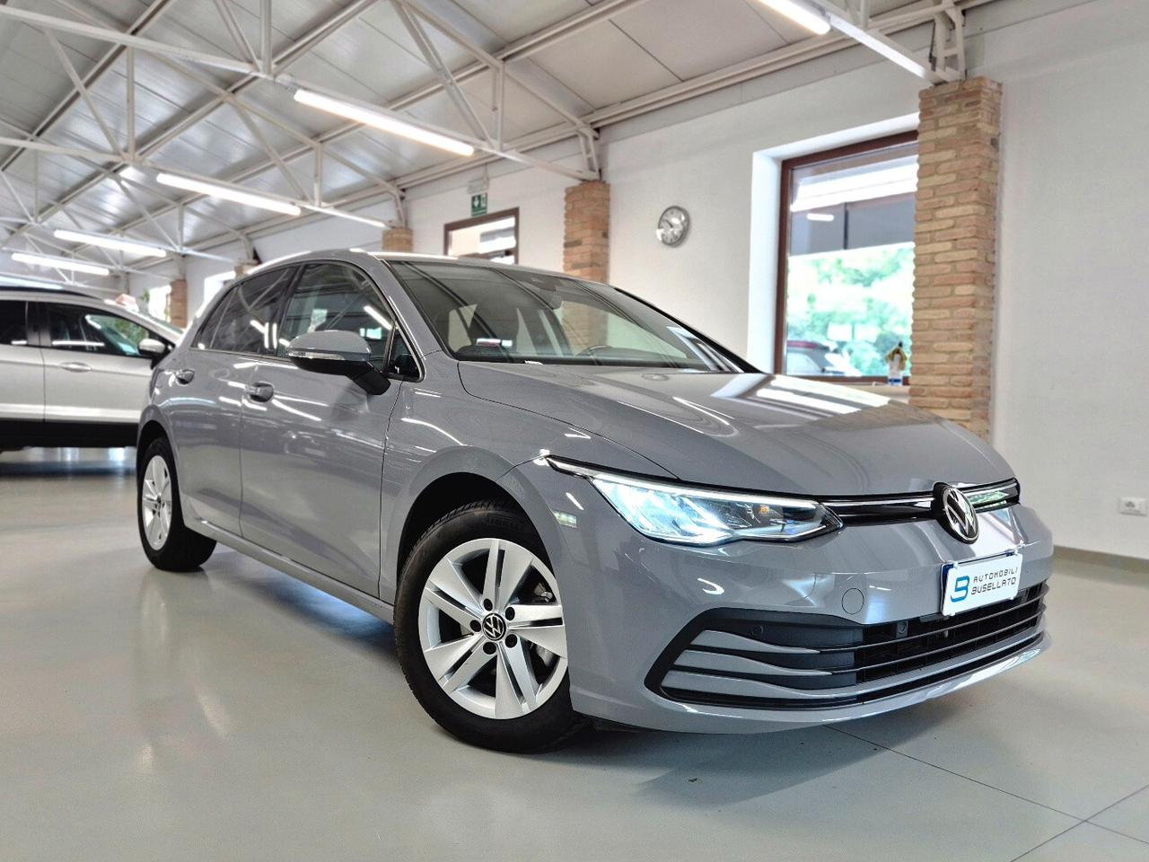 Volkswagen Golf 1.0 eTSI EVO DSG Life ** ibrida