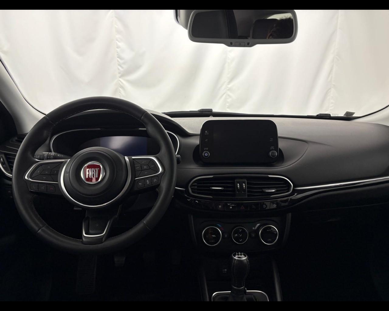 FIAT Tipo 5p 1.0 Cross 100cv