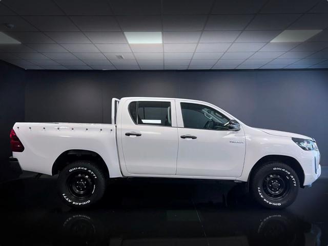 TOYOTA Hilux 2.4D 4WD 4 porte Double Cab Comfort