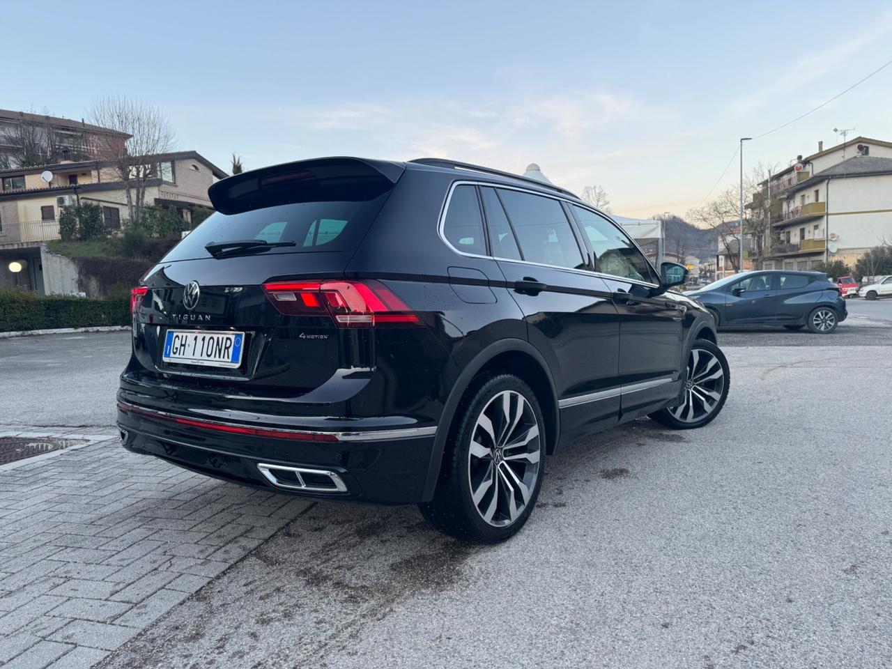 Volkswagen Tiguan 2.0 TDI 4MOTION R-Line