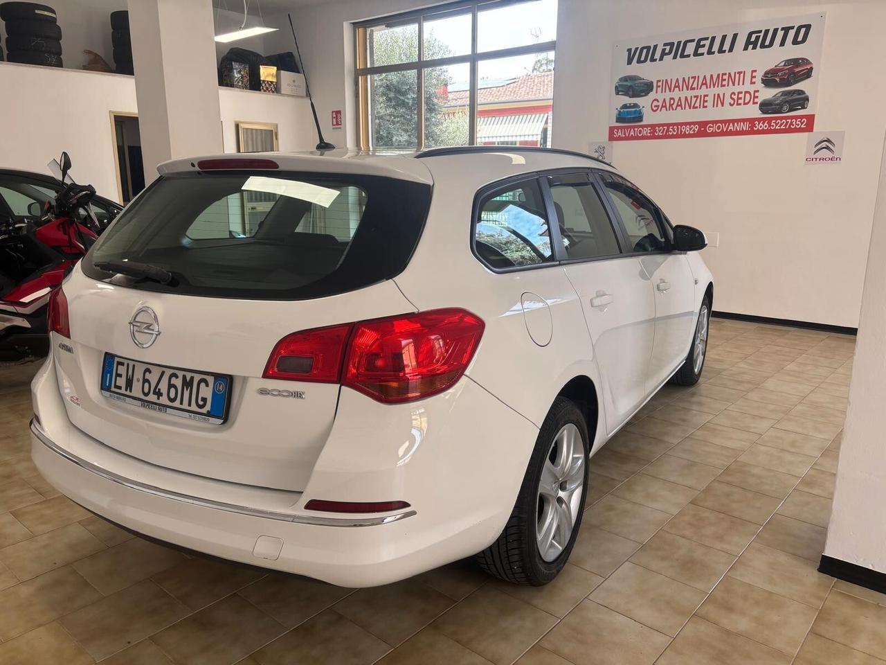 OPEL ASTRA ANNO 2014 DS 1.6 ADATTA NEOPATENTATI KM 166 MILA