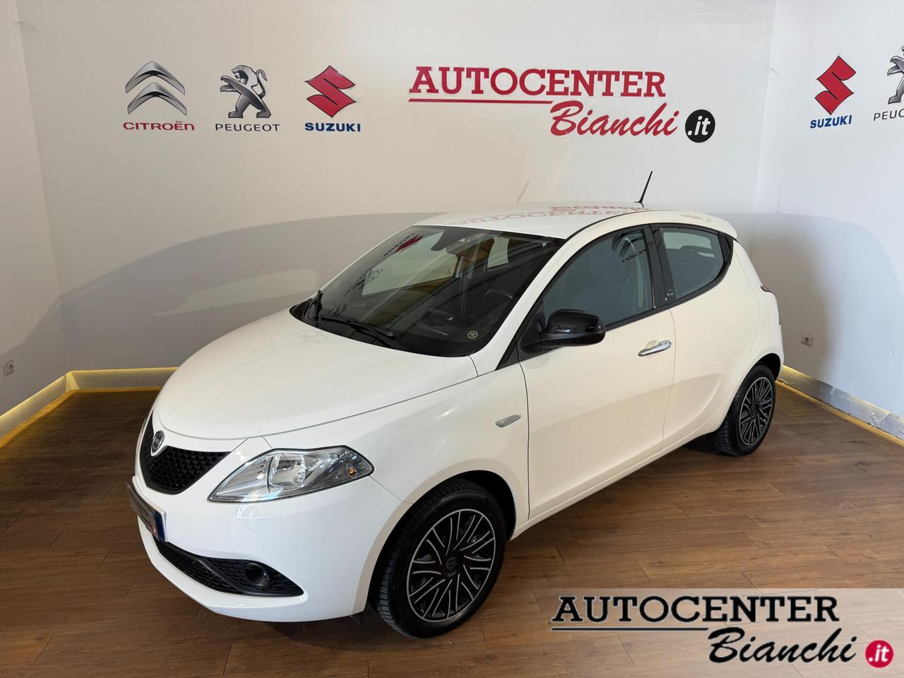 Lancia Ypsilon 5 Porte Ypsilon 1.0 firefly hybrid Gold s&s 70cv