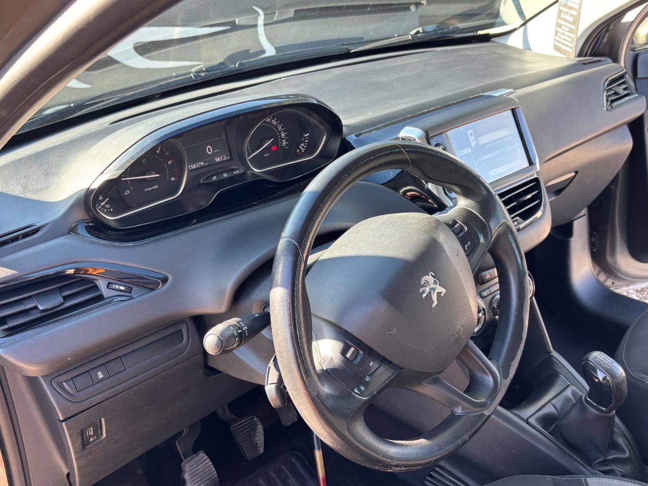 Peugeot 208 1.4 HDi 68 CV 5 porte Allure