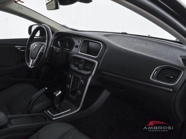 VOLVO V40 Cross Country D2 Business Plus