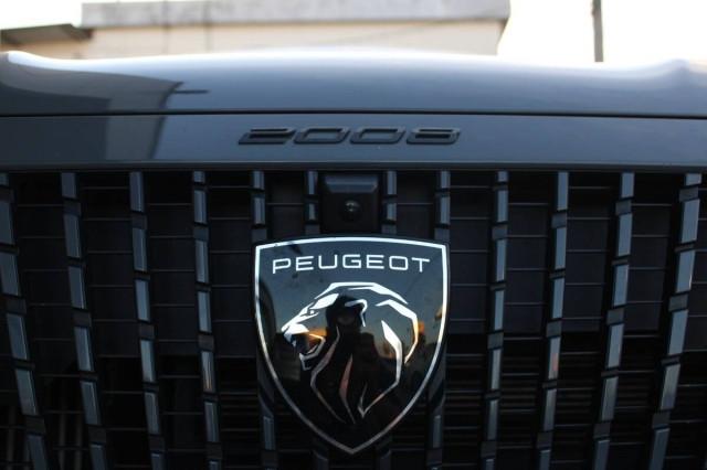 Peugeot 2008 1.2 Allure s&s 130cv eat8 con Navigatore e Carplay