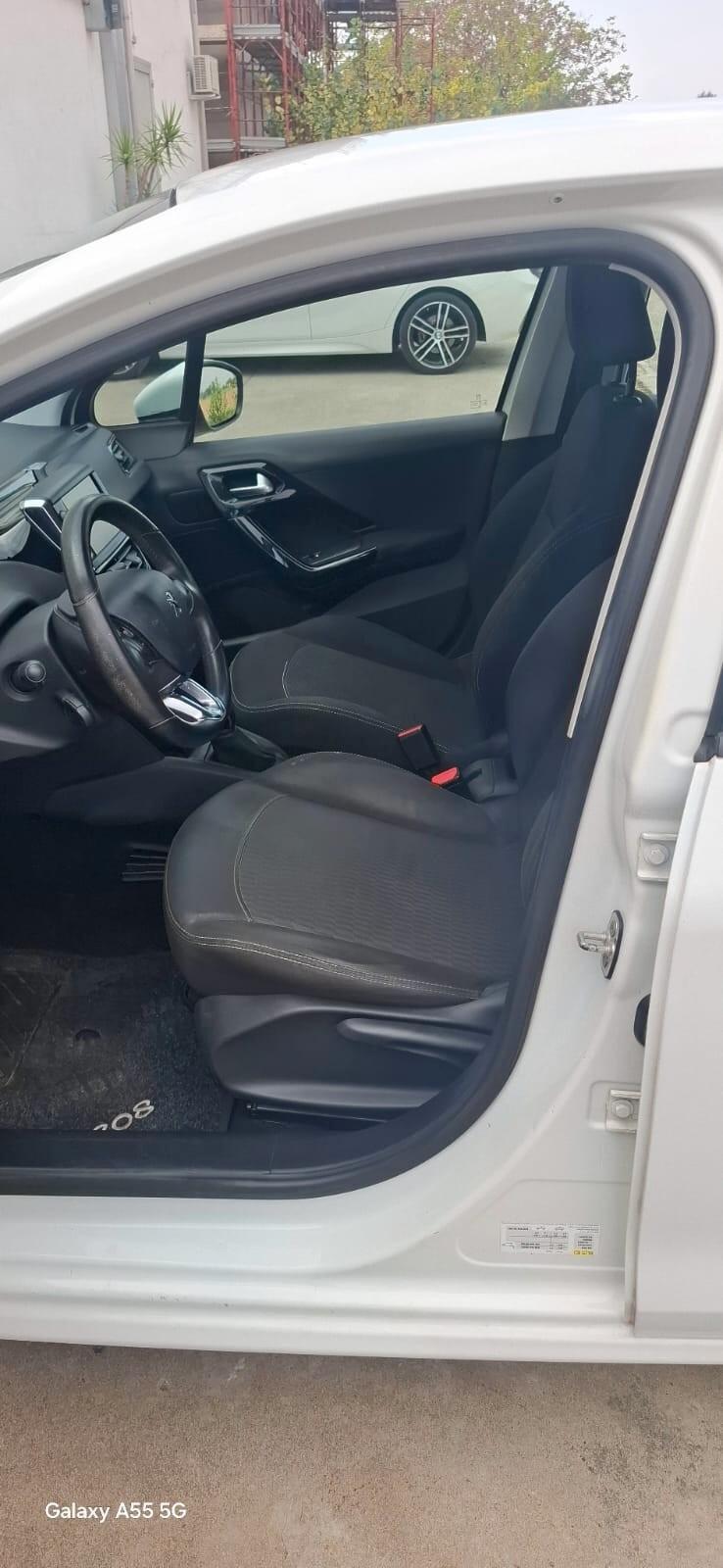 Peugeot 208 PureTech 82 5p. GPL Allure