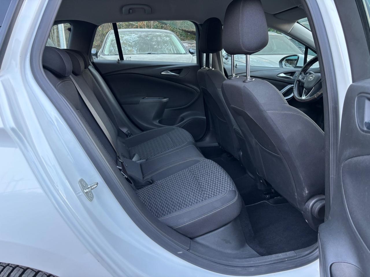Opel Astra 1.6 CDTi 136CV Innovation