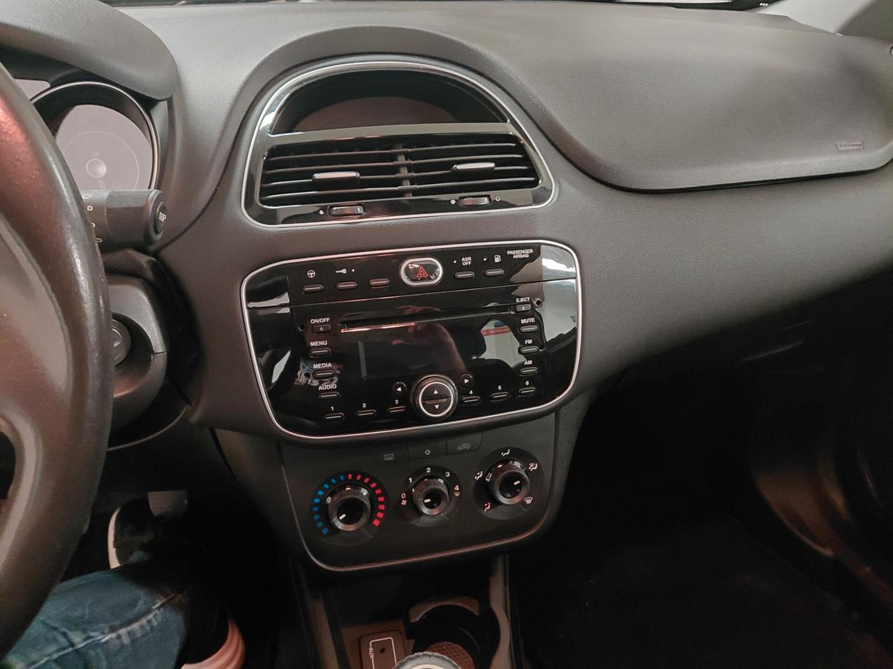 FIAT PUNTO ANNO 2015 BZ METANO ADATTA NEOPATENTATI KM 190 MILA